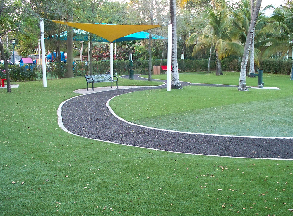 Does Mulch Glue Work On Rubber Mulch? - Custom Park Surfacing